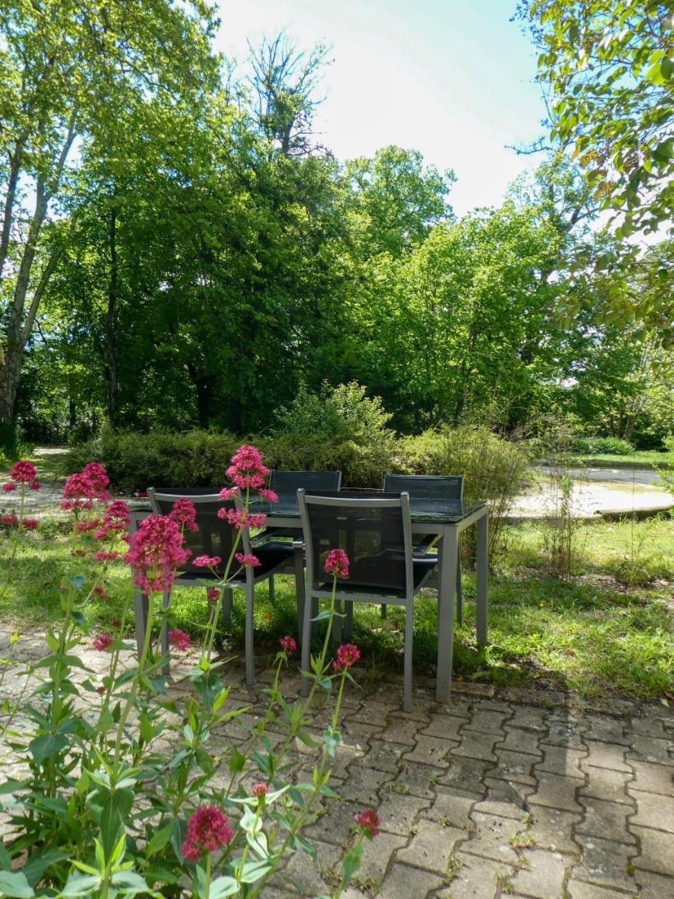Gîte de l'orangerie du Château de la Bégude de Mazenc Exterior foto